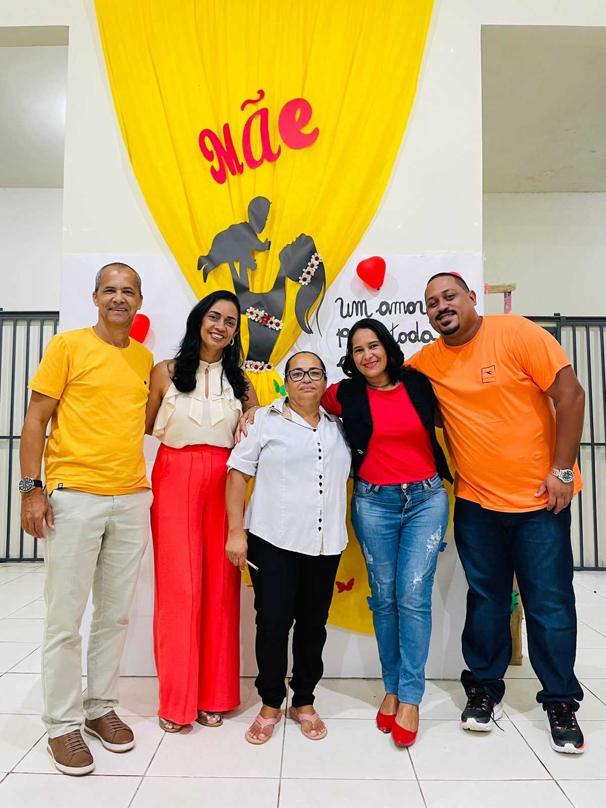 Camacã: Prefeitura entrega Kits Permanência para os alunos da EJA